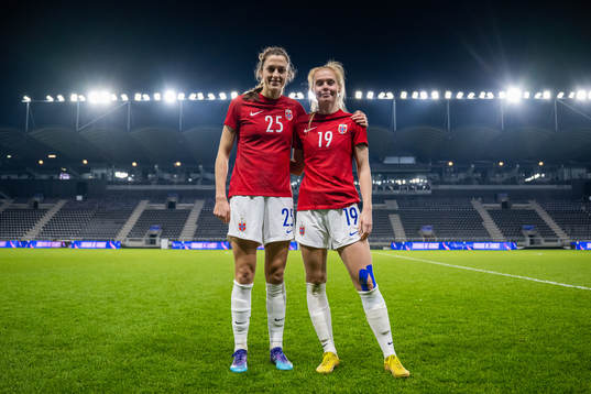 Emma Stølen Godø and Malin Brenn of Norway