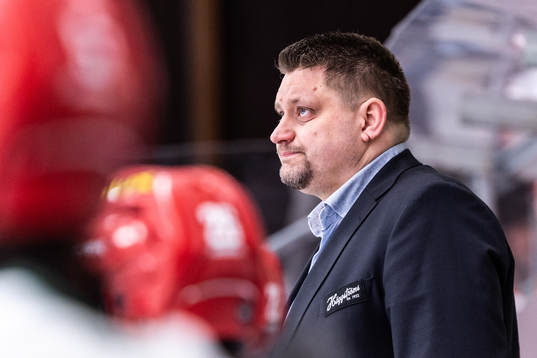 Modos Tränare Mattias Karlin deppar
