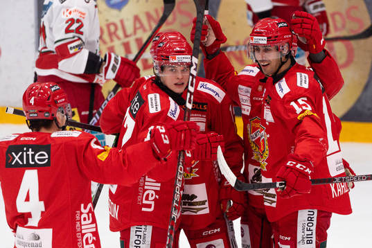 Almtunas Marcus Karlström jublar