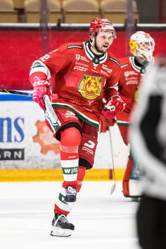 Moras Måns Carlsson jublar