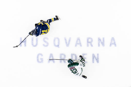 HV71s Mattias Tedenby och Färjestads Jasse Ikonen