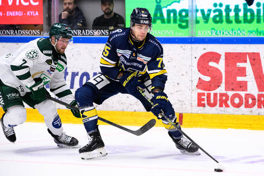 Färjestads Axel Bergkvist och HV71s Radan Lenc