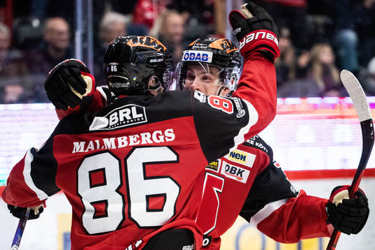 Örebros Mathias Bromé och Emil Larsson jublar