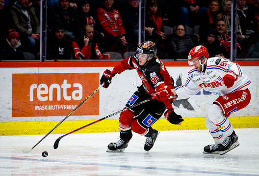Örebros Leo Carlsson och Timrås Magnus Pääjärvi