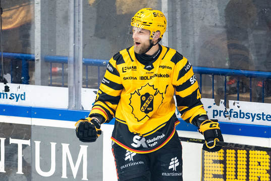 Skellefteås Oscar Möller jublar