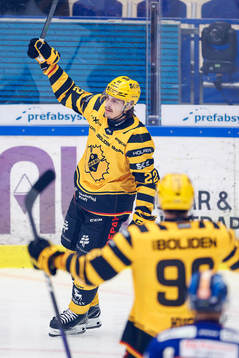 Skellefteås Jonathan Johnsson jublar