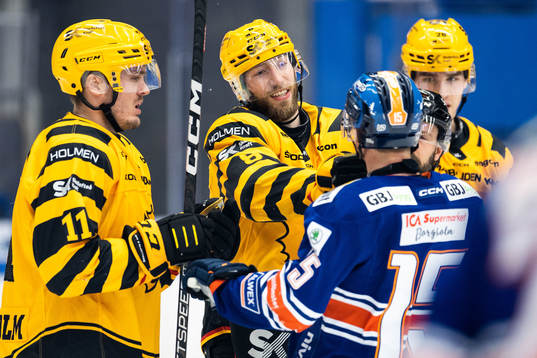 Skellefteås Petter Granberg och Växjös Dan Sexton i