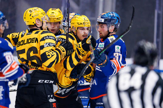 irriterat mellan Skellefteås Pär Lindholm och Växjös