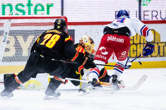 Brynäs målvakt Anders Lindbäck och Oskarshamns Jiri