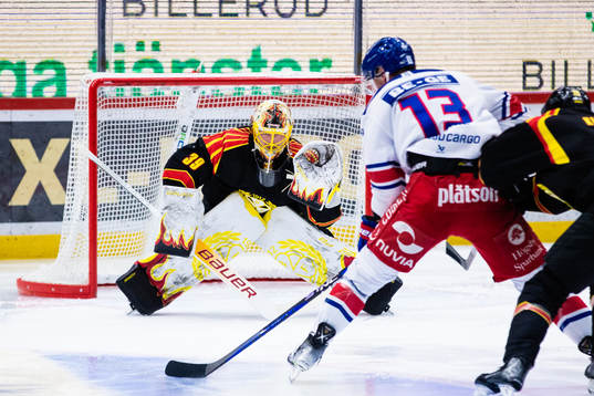 Brynäs målvakt Anders Lindbäck och Oskarshamns Jiri