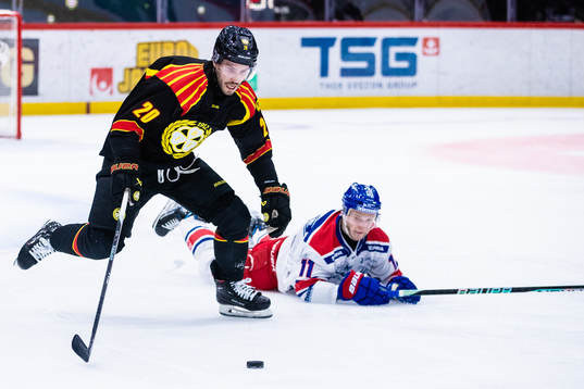 Brynäs Oula Palve och Oskarshamns Antti Suomela