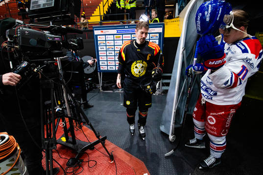Brynäs Anton Rödin deppar bredvid Oskarshamns Antti