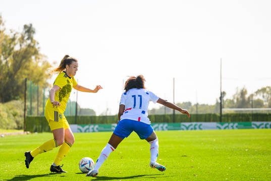 Emma Westin of Sweden and Ashleigh Weerden of Netherlands