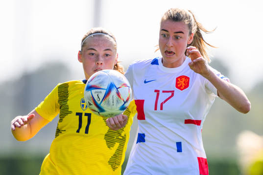 Paulina Nyström of Sweden and Lisa Doorn of Netherlands