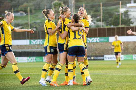 Johanna Rytting Kaneryd of Sweden celebrates with Fridolina