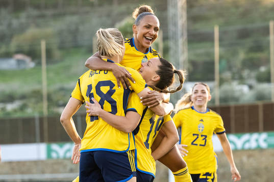 Johanna Rytting Kaneryd of Sweden celebrates with Fridolina