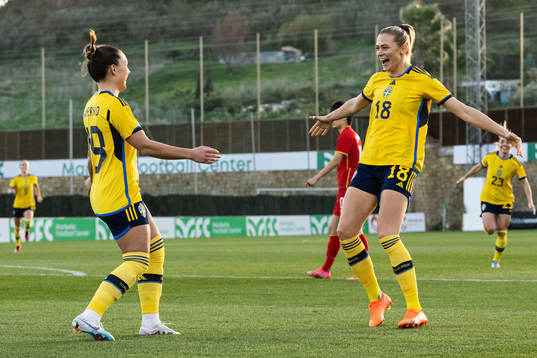 Johanna Rytting Kaneryd of Sweden celebrates with Fridolina
