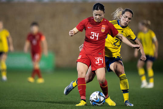 Zhao Yujie of China and Elin Rubensson of Sweden