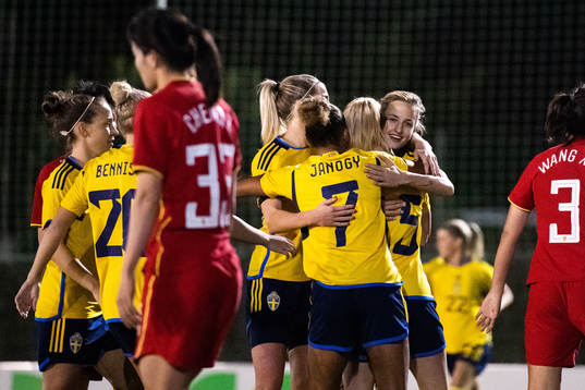 Nathalie Björn of Sweden celebrates with team mates