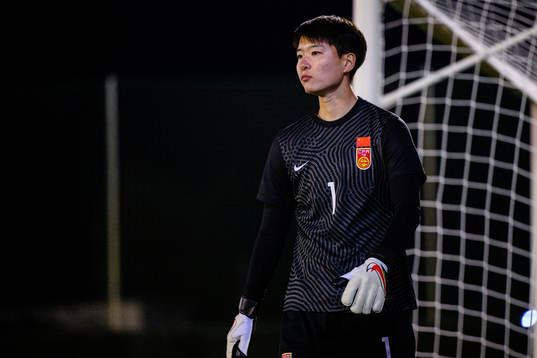 Goalkeeper Zhu Yu of China
