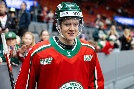Frölundas Erik Borg innan ishockeymatchen i SHL mellan