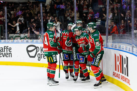 Frölundas Isac Born jublar