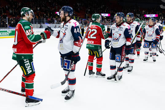 Linköpings Jonas Junland deppar och tackar Frölundas