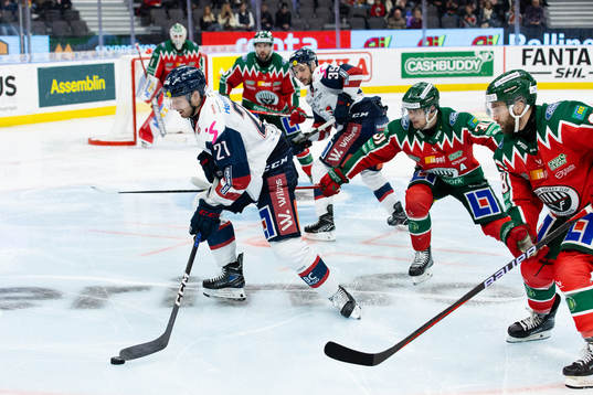 Linköpings Christoffer Ehn mot Frölundas Nicklas Lasu och
