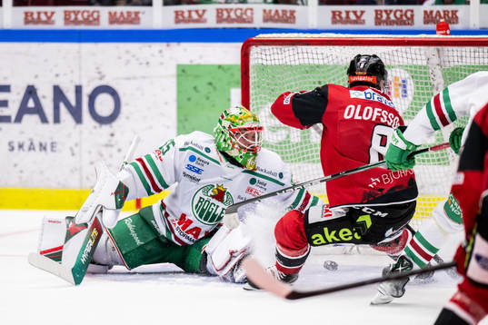 Malmö Redhawks Johan Olofsson gör 2-4 målet bakom