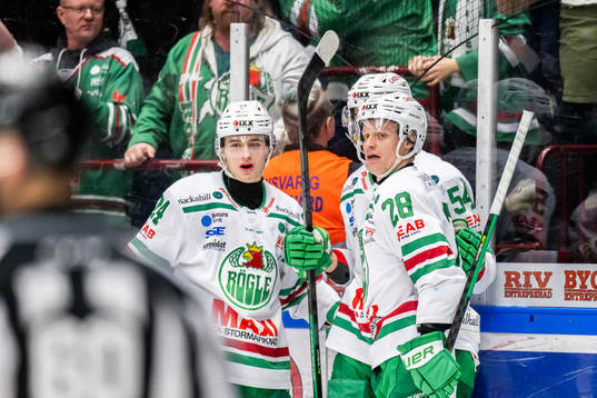 Rögles Anton Bengtsson jublar