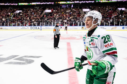 Rögles Anton Bengtsson jublar