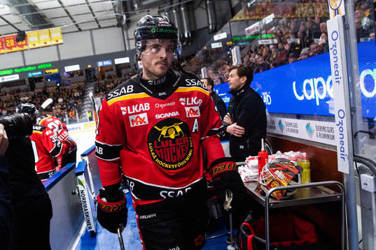 Luleås Oscar Engsund lämnar