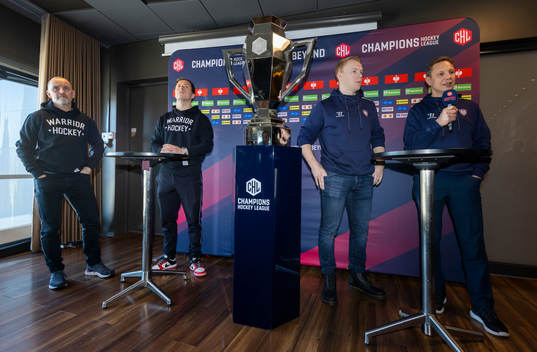 Headcoach Thomas Berglund and team captain Erik Gustafsson