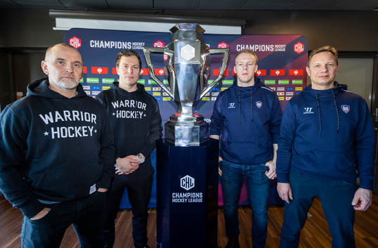 Headcoach Thomas Berglund and team captain Erik Gustafsson