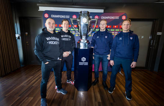 Headcoach Thomas Berglund and team captain Erik Gustafsson