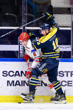 Modos Daniel Brickley och Södertäljes Linus Videll