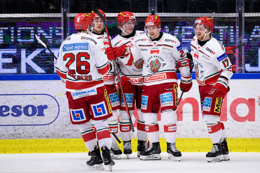 Modos Mikkel Aagaard jublar
