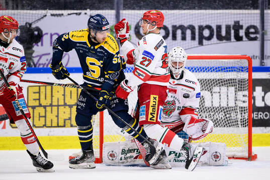 Södertäljes Christopher Liljewall och Modos Niklas Folin