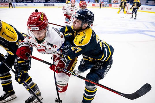 Modos Riley Woods och Södertäljes Daniel Norbe