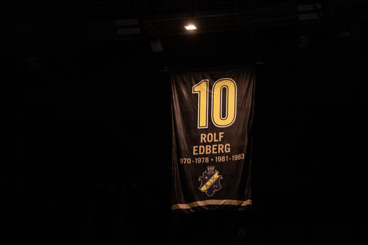 Vepa med Rolf Edberg i taket på Hovet