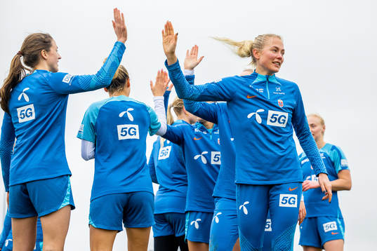 Emma Stølen Godø and Guro Bergsvand of the Norwegian
