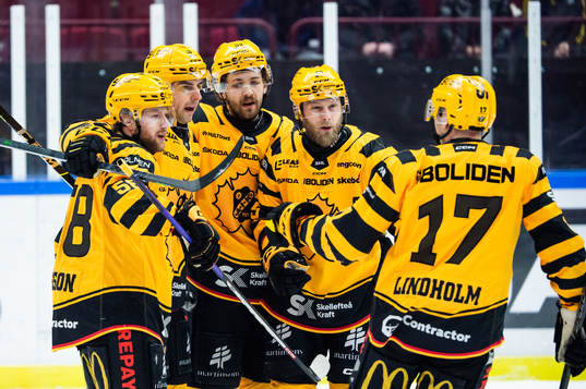 Skellefteås Joakim Lindström jublar