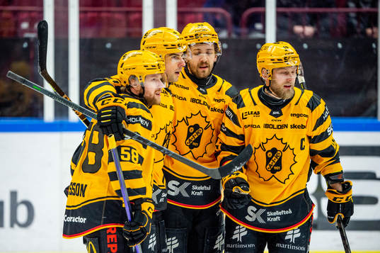 Skellefteås Joakim Lindström jublar