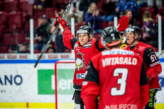Malmö Redhawks Marcus Sylvegård jublar