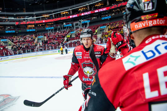 Malmö Redhawks Marcus Sylvegård jublar