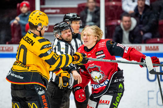 Skellefteås Joakim Lindström och Malmö Redhawks Marcus