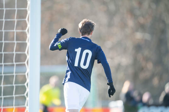 Helsingborgs målskytt Rasmus Jönsson jublar