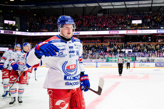 Oskarshamns Patrik Karlkvist jublar