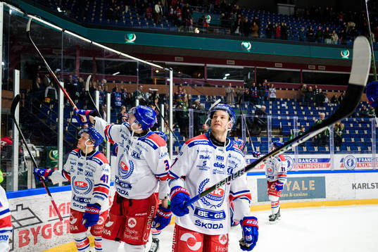 Oskarshamns spelare jublar