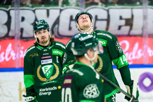 Färjestads Linus Johansson och Victor Ejdsell deppar